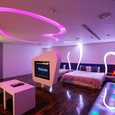 Ya Nold Fashion House Hotell Jiaoxi Exteriör bild